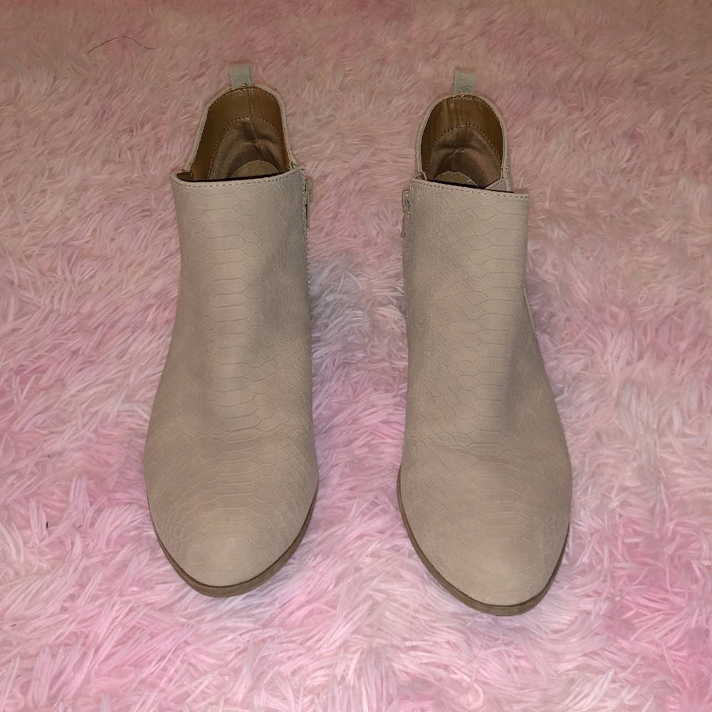 Light Brown/Beige Crocodile Ankle Boots